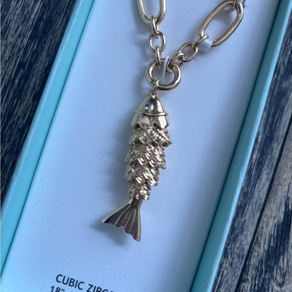 House of Harlow 1960 Gold Fish Charm Necklace - Picture 4 of 6